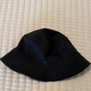 Lululemon black reversible bucket hat